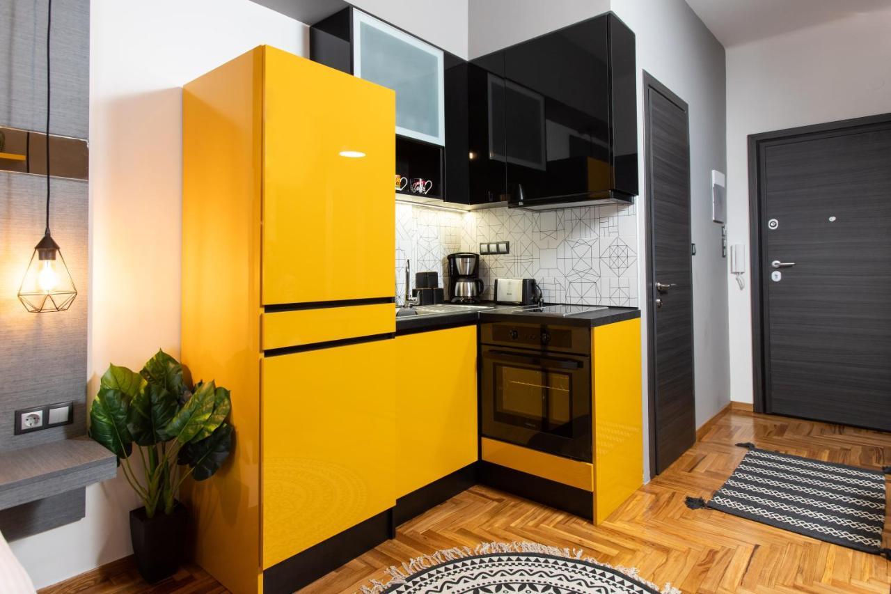 Downtown Luxury Boutique Suites : The Yellow Suite Tesalónica Exterior foto